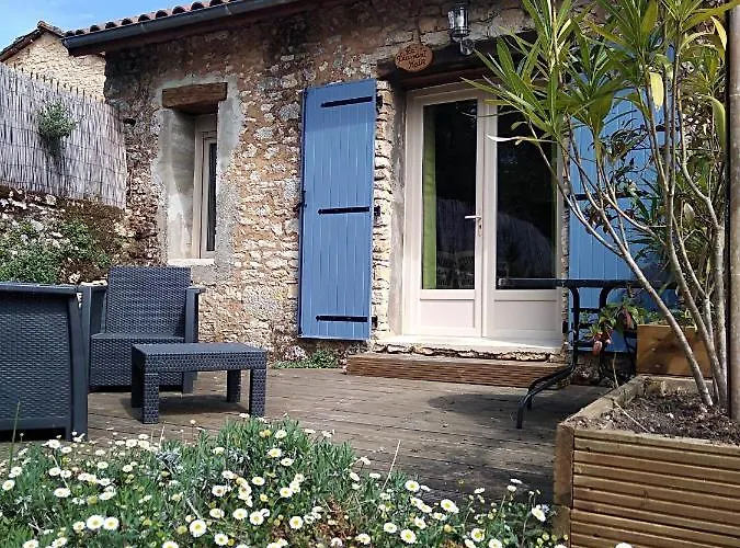 Aux Delices De Saleix 펜션 *